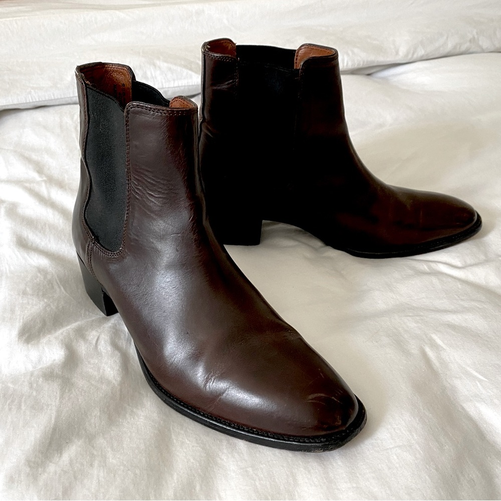 Perfect Frye Leather Chelsea Boot